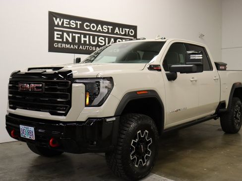 Used 2026 GMC Sierra 2500 AT4X AWD/4WD image 3