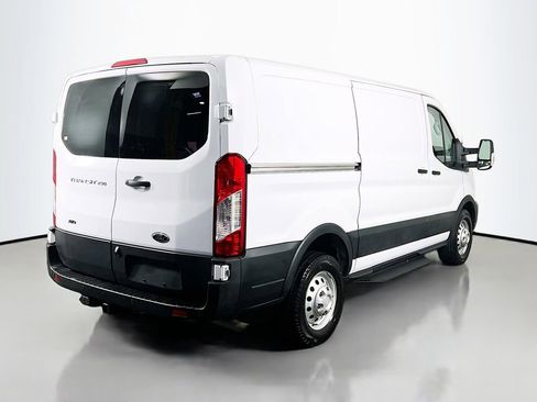 Used 2022 Ford Transit 250 Low Roof AWD image 5