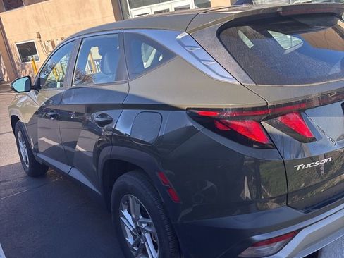 Used 2025 Hyundai Tucson SE AWD/4WD image 4