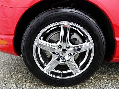 Used 2004 Ford Thunderbird RWD image 14