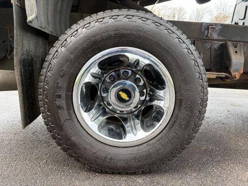 Used 2018 Chevrolet Silverado 3500 W/T w/ Snow Plow Prep Package AWD/4WD image 16
