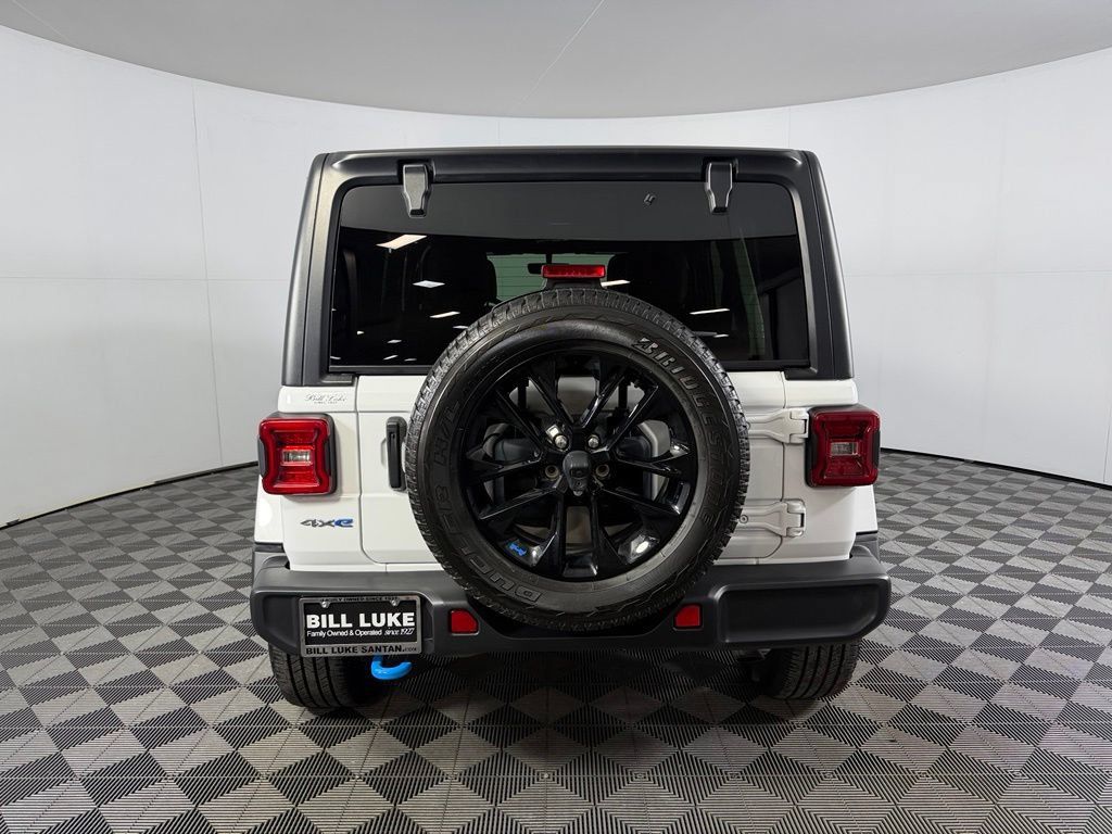 Used 2023 Jeep Wrangler Unlimited Sahara AWD/4WD image 7