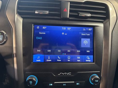 Used 2020 Ford Fusion SE image 23