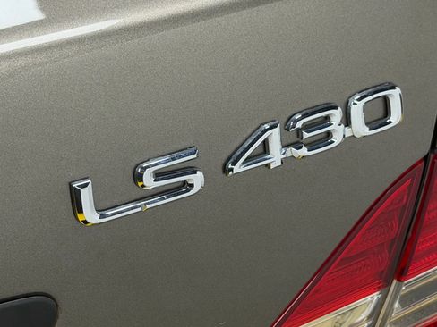 Used 2005 Lexus LS 430 RWD image 12