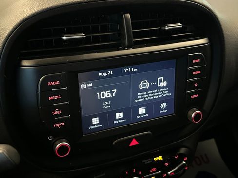 Used 2020 Kia Soul GT-Line w/ GT 2.0L Power Sunroof Package FWD image 12