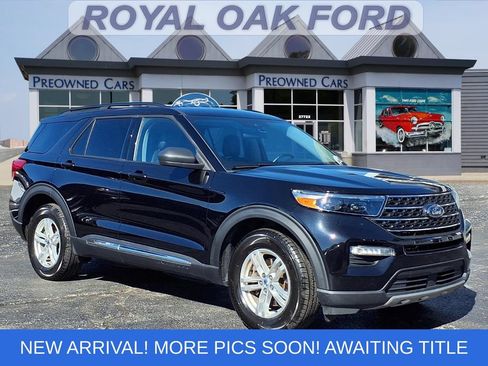 Certified 2023 Ford Explorer XLT w/ Equipment Group 202A AWD/4WD image 1