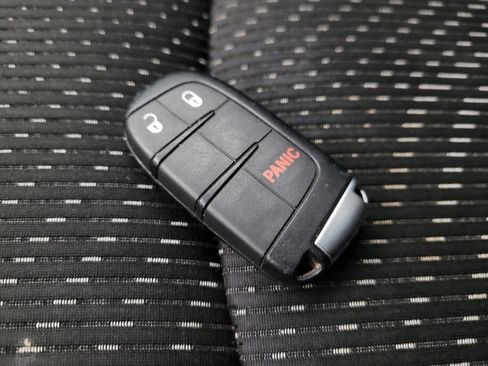 Used 2018 Dodge Journey SE w/ Connectivity Group image 32