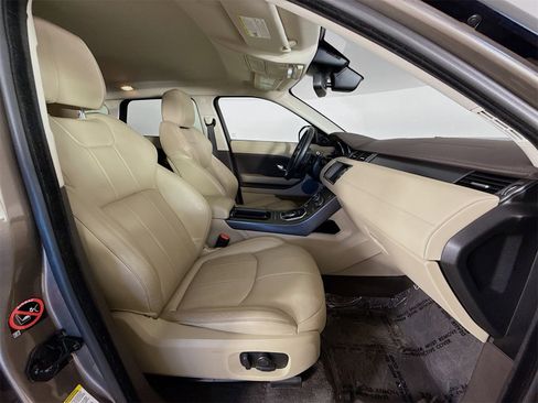 Used 2018 Land Rover Range Rover Evoque SE image 28