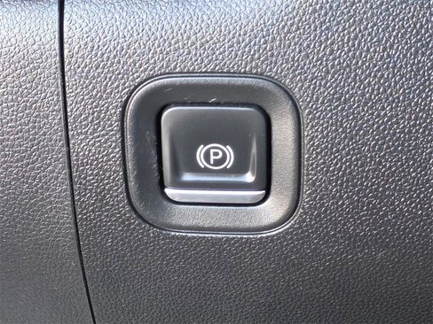 Used 2023 Chevrolet Silverado 2500 Custom w/ Custom Value Package image 19