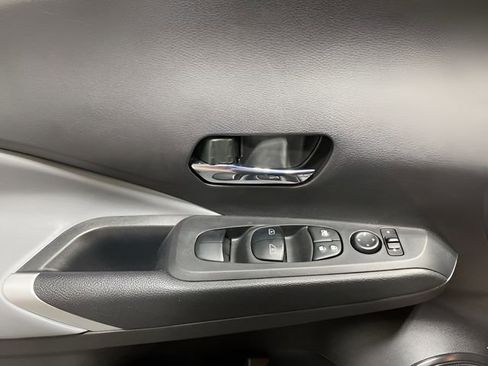 Certified 2024 Nissan Kicks SR w/ SR Premium Package FWD image 9