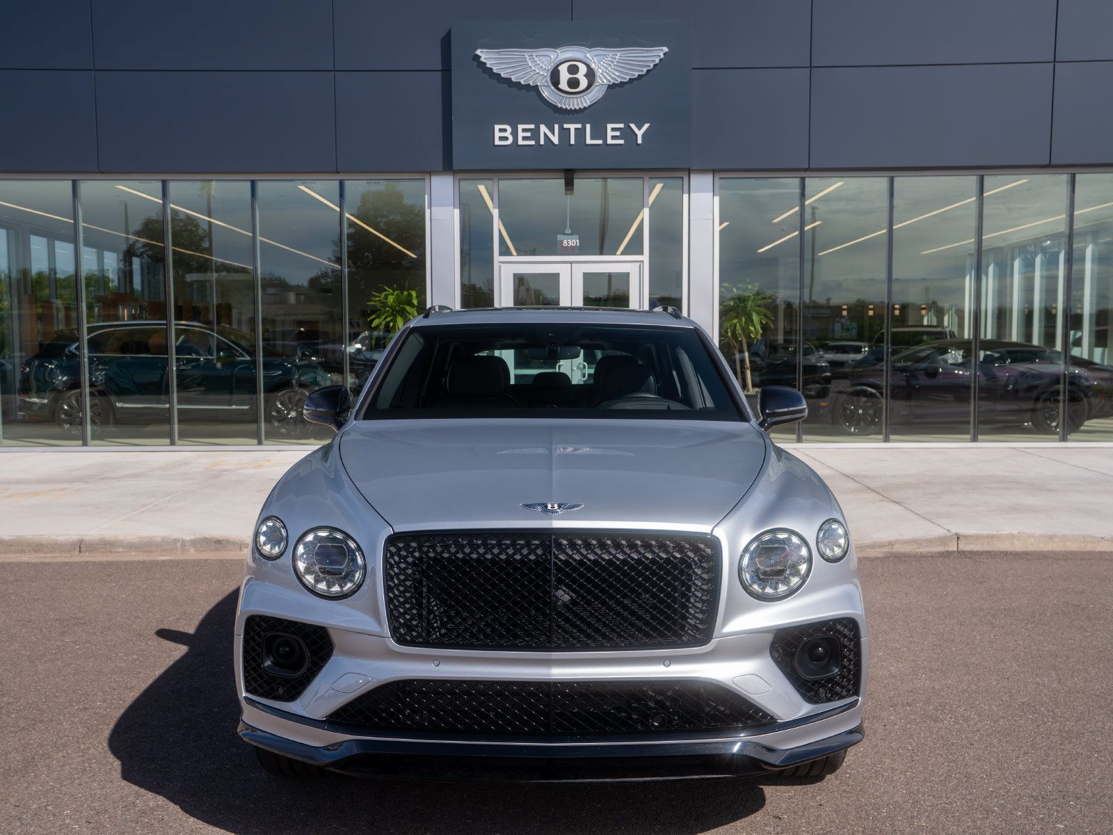 Used 2023 Bentley Bentayga AWD/4WD image 23