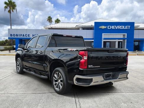 Used 2022 Chevrolet Silverado 1500 LT AWD/4WD image 3