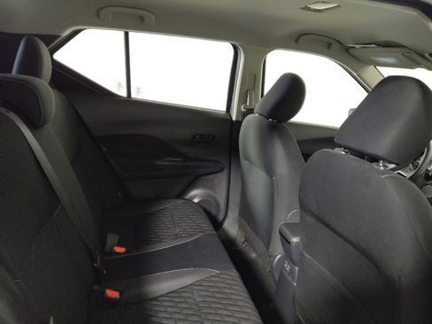 Used 2021 Nissan Kicks S FWD image 19