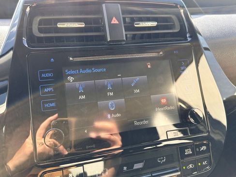 Used 2018 Toyota Prius Three FWD image 33