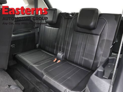 Used 2024 Volkswagen Tiguan SE FWD image 23