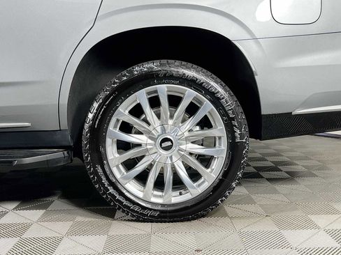 Used 2023 Cadillac Escalade Premium Luxury image 33