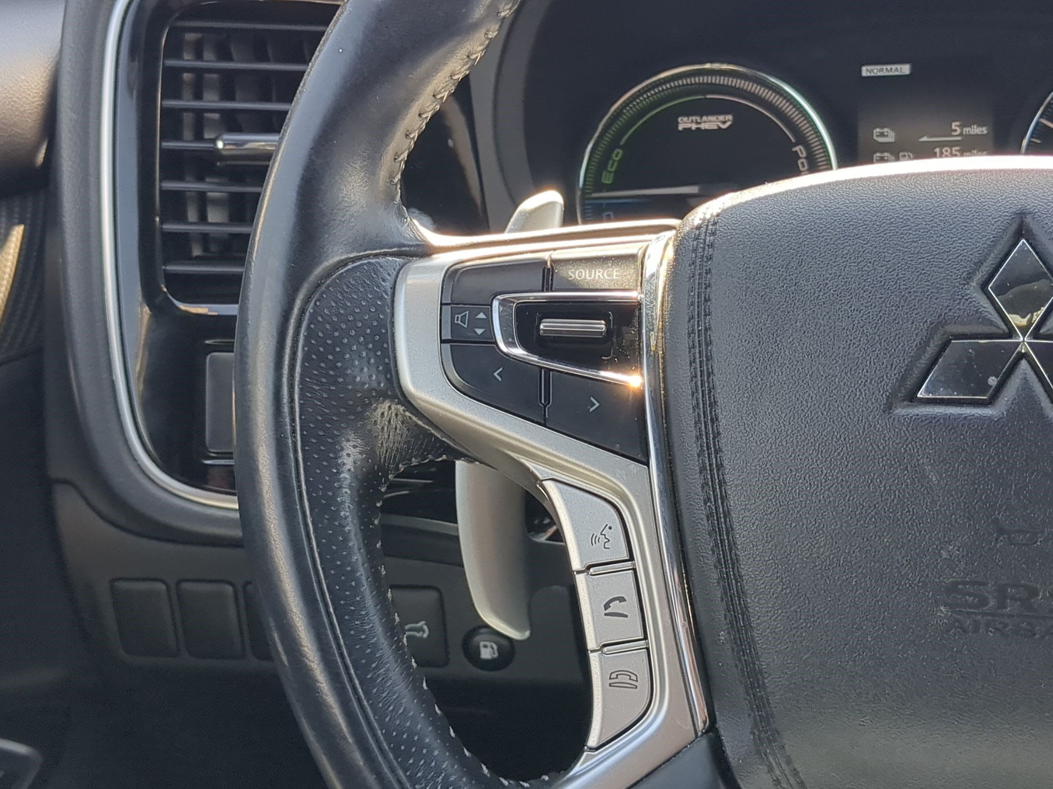 Used 2019 Mitsubishi Outlander SEL AWD/4WD image 19