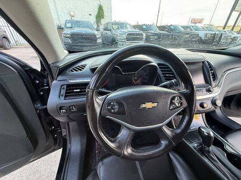 Used 2017 Chevrolet Impala LT FWD image 19