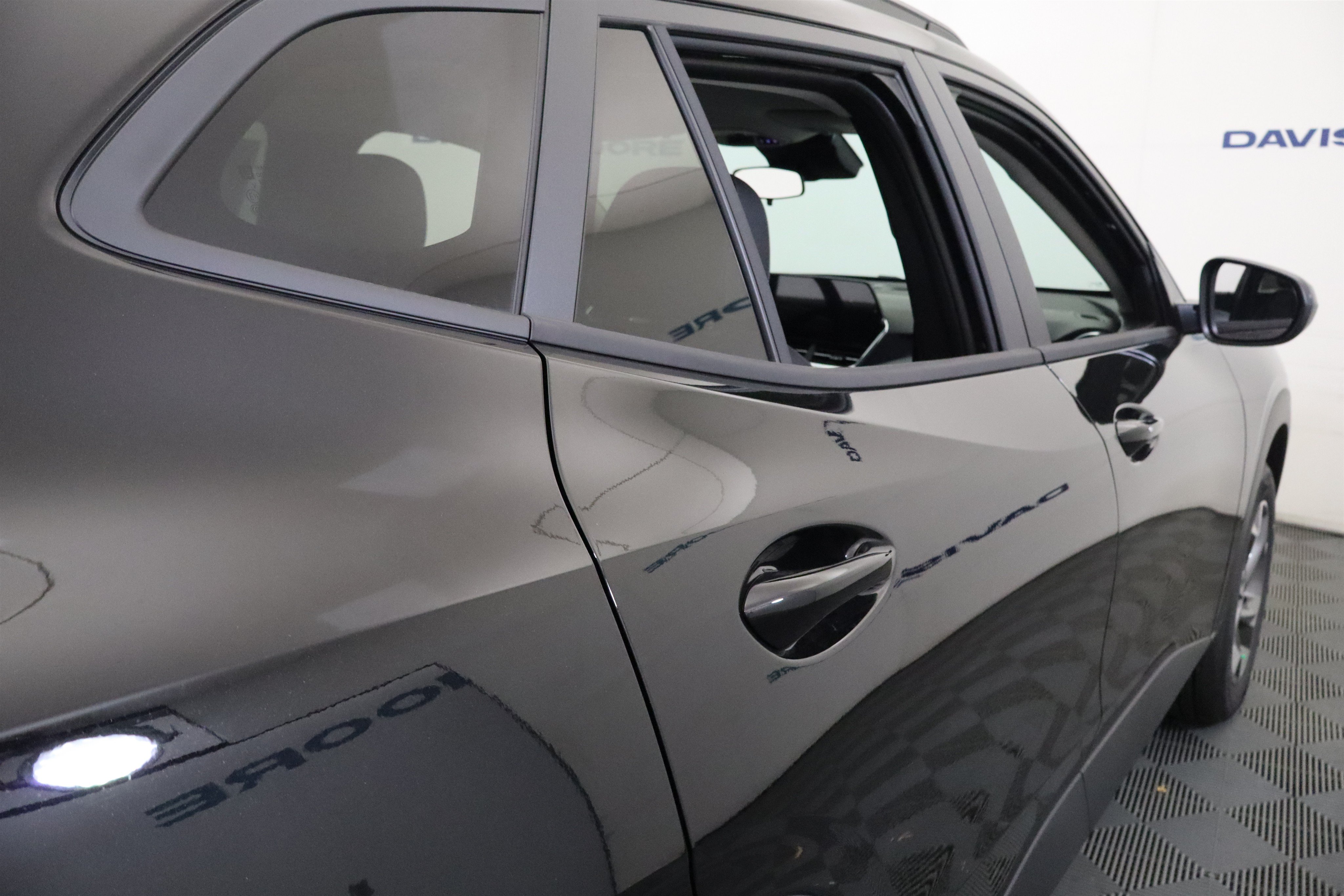 New 2026 Chevrolet Trax LT w/ LT Convenience Package FWD image 7