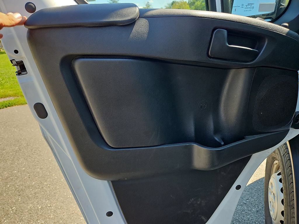 Used 2025 RAM ProMaster 2500 w/ Convenience Group FWD image 15