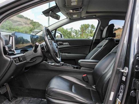 Used 2023 Kia Sportage EX w/ EX Premium Package image 19