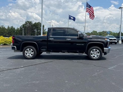 Used 2023 Chevrolet Silverado 2500 LTZ w/ LTZ Plus Package AWD/4WD image 2