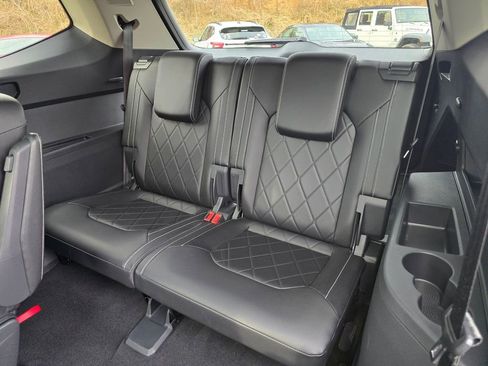 Used 2024 Volkswagen Atlas SEL Premium R-Line image 11