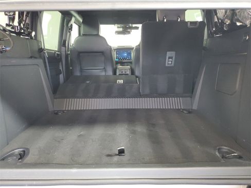 Used 2025 Ford Bronco Outer Banks image 24