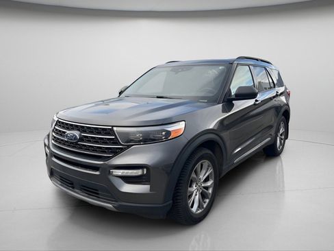 Used 2020 Ford Explorer XLT w/ Equipment Group 202A image 14