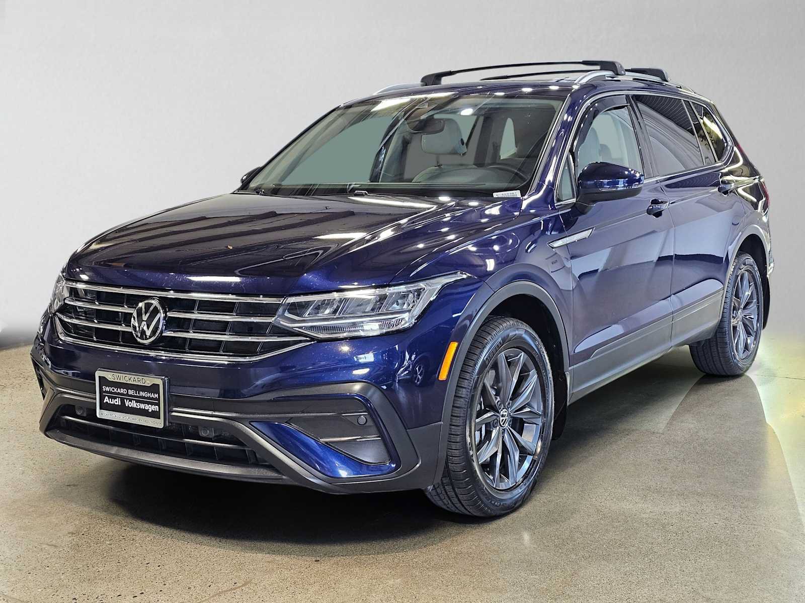 Used 2022 Volkswagen Tiguan SE w/ Panoramic Sunroof Package AWD/4WD image 7