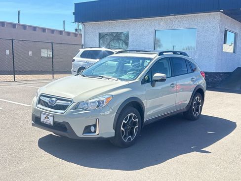Used 2017 Subaru Crosstrek 2.0i Limited image 3