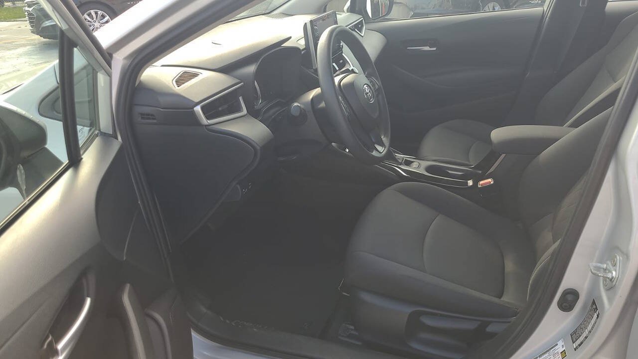 Used 2021 Toyota Corolla LE FWD image 4