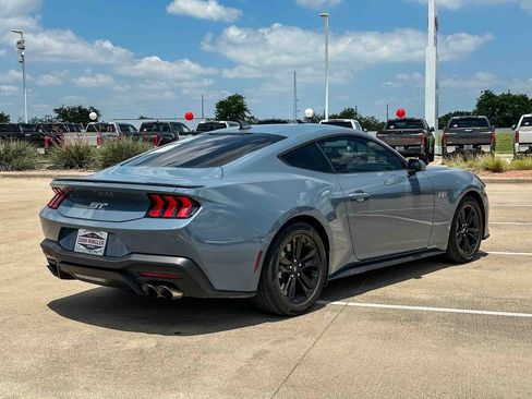 Used 2025 Ford Mustang GT RWD image 3
