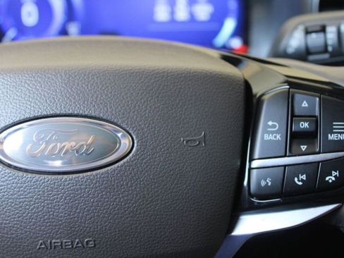 Used 2022 Ford Explorer Platinum w/ Equipment Group 601A AWD/4WD image 24