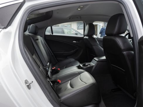 Used 2018 Chevrolet Volt Premier image 33