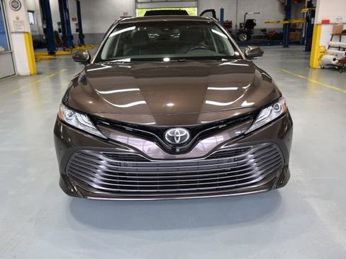 Used 2018 Toyota Camry XLE w/ Driver Assist Package FWD image 2
