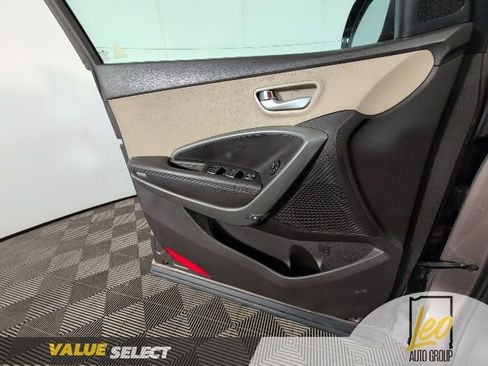 Used 2014 Hyundai Santa Fe GLS image 22