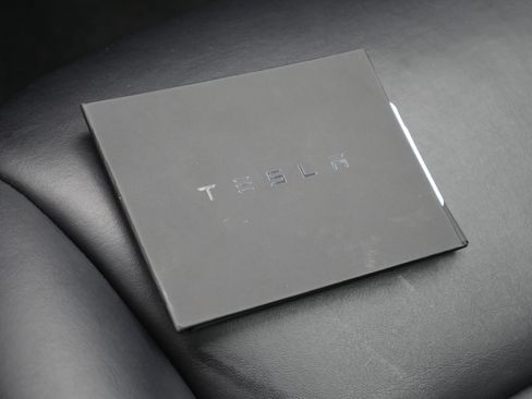 Used 2019 Tesla Model 3 Standard Range image 23