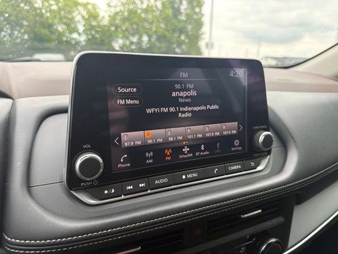 Used 2023 Nissan Rogue S FWD image 27