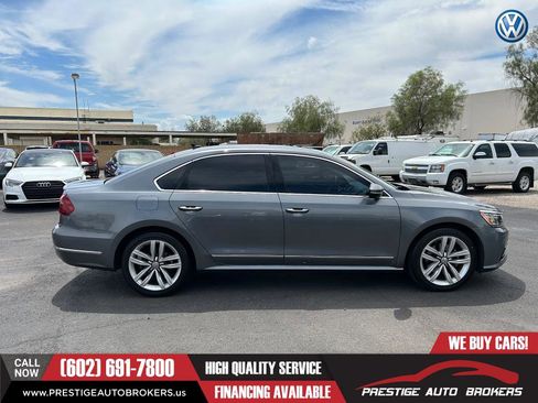 Used 2017 Volkswagen Passat 1.8T SEL Premium image 5