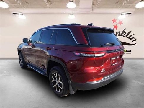 New 2023 Jeep Grand Cherokee Limited w/ Luxury Tech Group II AWD/4WD image 4
