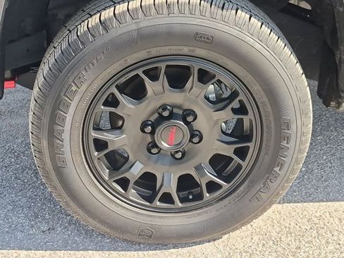 Used 2025 Toyota Tacoma SR5 RWD image 22