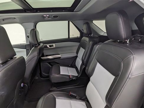 Certified 2022 Ford Explorer XLT w/ Equipment Group 202A image 36