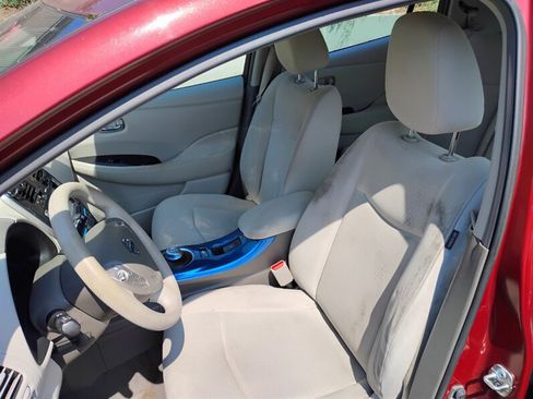 Used 2011 Nissan Leaf w/ Eco Design Pkg FWD image 11