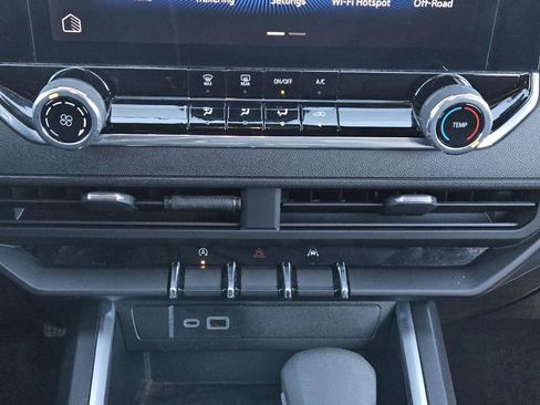 Used 2024 Chevrolet Colorado Trail Boss w/ Advanced Trailering Package image 12