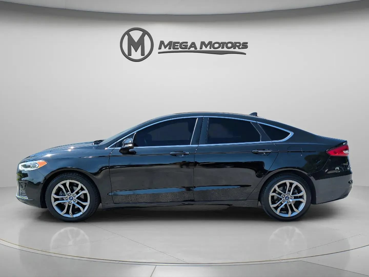 Used 2019 Ford Fusion SEL FWD image 3