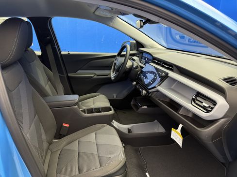 New 2027 Chevrolet Bolt LT w/ Comfort Package FWD image 25