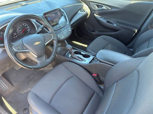 Used 2023 Chevrolet Malibu RS image 9