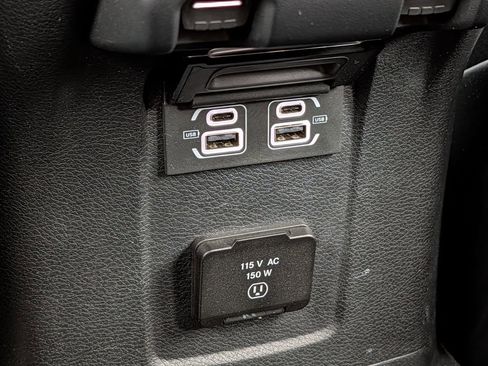 Used 2022 Jeep Wrangler Unlimited Rubicon 4xe w/ Cold Weather Group AWD/4WD image 34