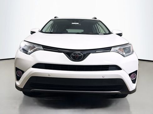 Used 2018 Toyota RAV4 XLE FWD image 2